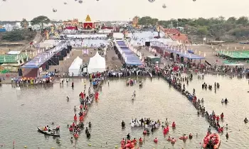సరస్వతీ పుష్కరాలకు పోటెత్తిన భక్తులు సరస్వతీ పుష్కరాలకు పోటెత్తిన భక్తులు
