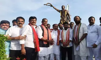 దేశానికి వన్నె తెచ్చిన నేత రాజీవ్ గాంధీ దేశానికి వన్నె తెచ్చిన నేత రాజీవ్ గాంధీ