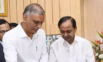 కేసీఆర్... హరీష్ రావుల కీలక మంతనాలు కేసీఆర్... హరీష్ రావుల కీలక మంతనాలు