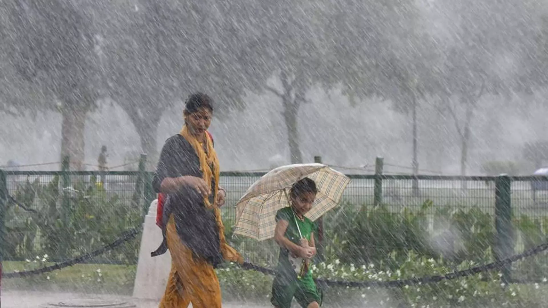 కేరళను తాకిన నైరుతి రుతుపవనాలు