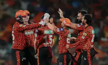 ప్లే ఆఫ్స్ గేట్ మూసుకున్నాక సన్ రైజర్స్ జోరు ప్లే ఆఫ్స్ గేట్ మూసుకున్నాక సన్ రైజర్స్ జోరు