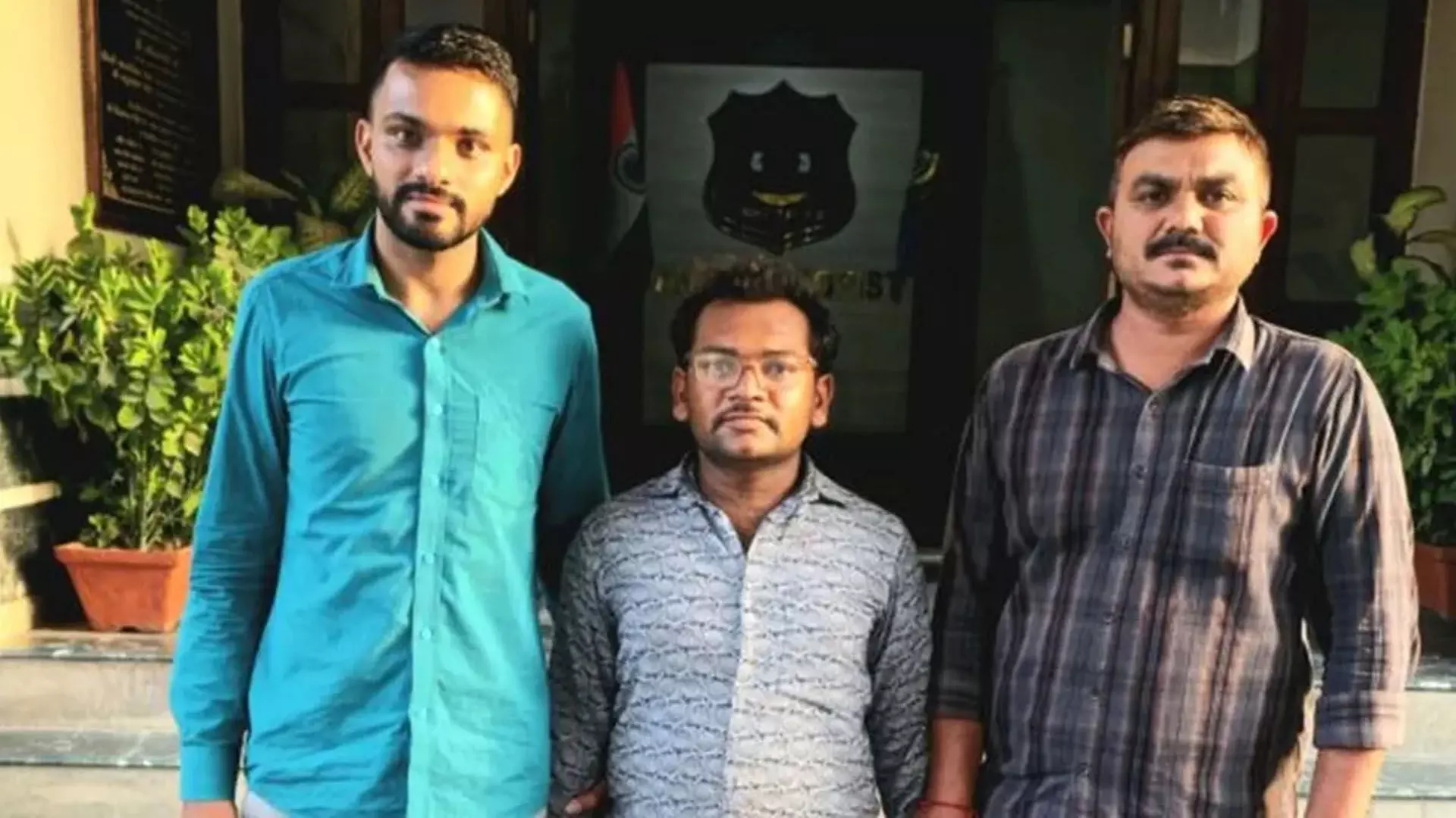గుజరాత్లో మరో పాక్ గూఢచారి అరెస్ట్.. గుజరాత్లో మరో పాక్ గూఢచారి అరెస్ట్..
