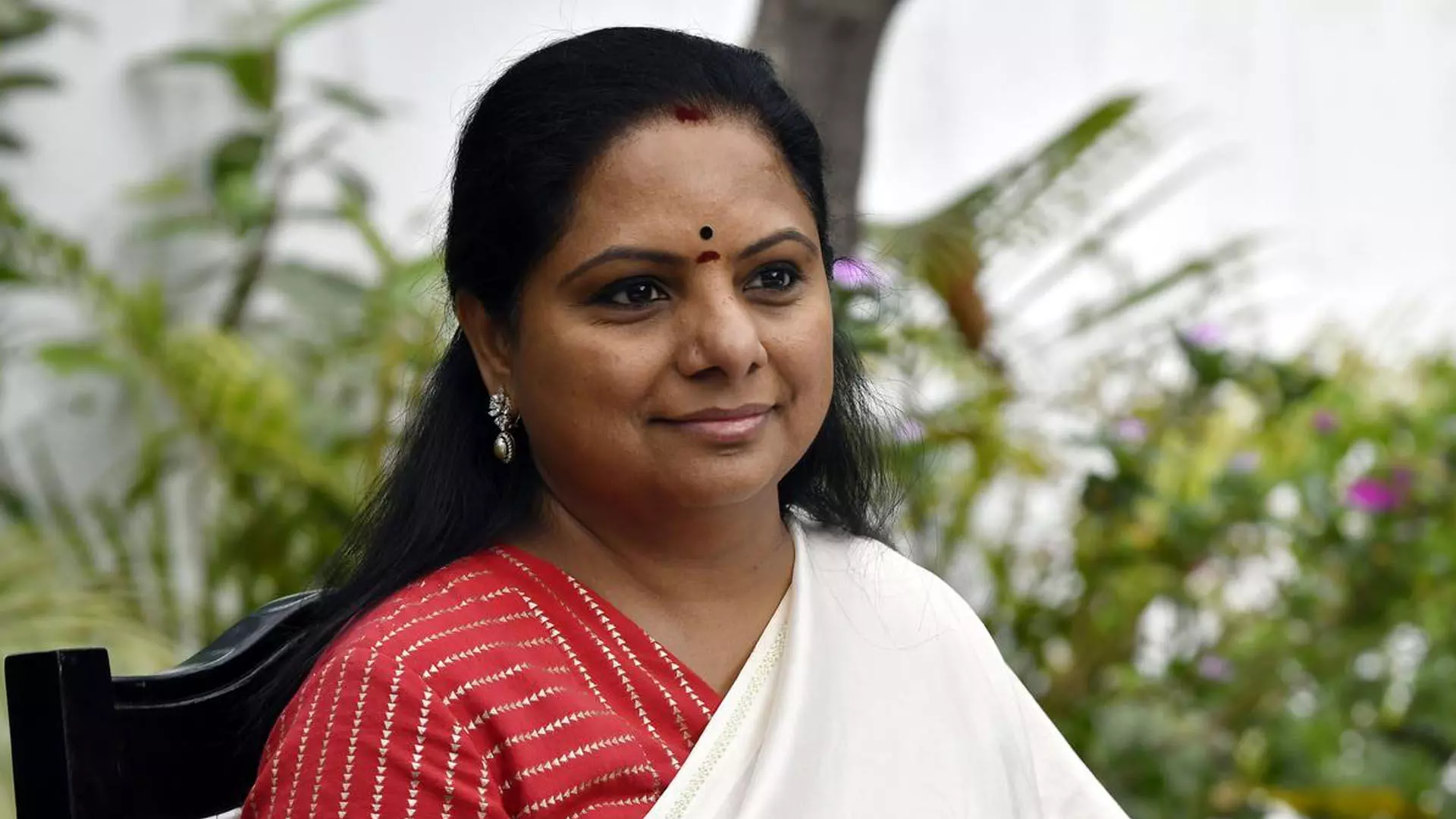 బీఆర్ఎస్ పార్టీని బీజేపీలో విలీనం చేసే కుట్ర జరుగుతోంది బీఆర్ఎస్ పార్టీని బీజేపీలో విలీనం చేసే కుట్ర జరుగుతోంది