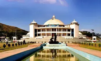 వర్గ పోరు సంక్షోభంతో కొట్టుమిట్టాడుతున్న మణిపూర్ వర్గ పోరు సంక్షోభంతో కొట్టుమిట్టాడుతున్న మణిపూర్