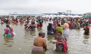 సరస్వతీ పుష్కరాల్లో 30 లక్షల మంది పుణ్య స్నానాలు సరస్వతీ పుష్కరాల్లో 30 లక్షల మంది పుణ్య స్నానాలు