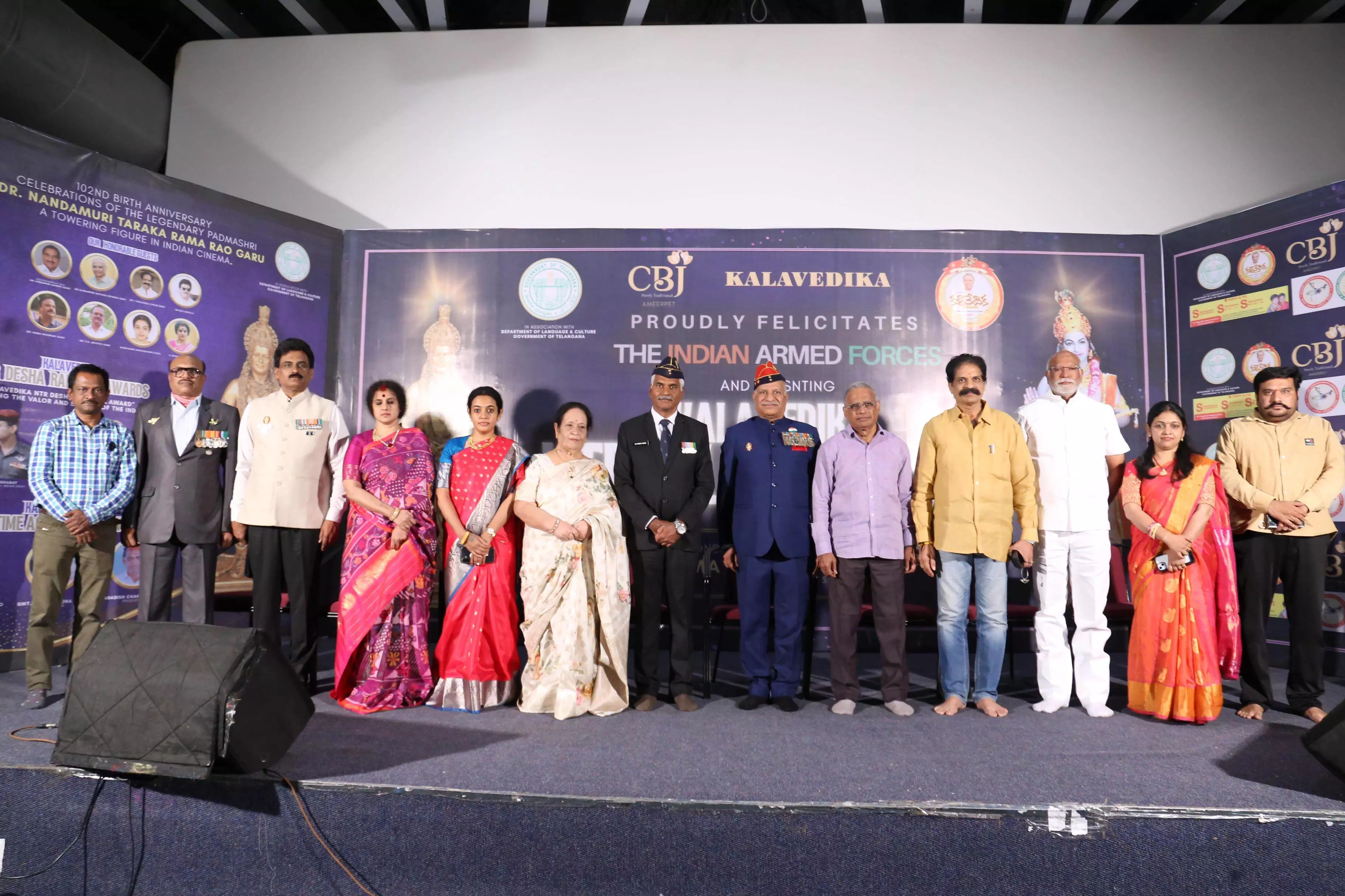 రియల్ హీరోస్ కు సన్మానం రియల్ హీరోస్ కు సన్మానం