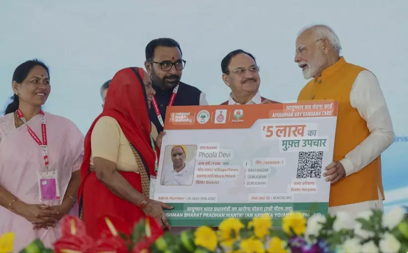 వృద్ధులకు అన్ని ఆస్పత్రుల్లో ఫ్రీ ట్రీట్‌మెంట్‌