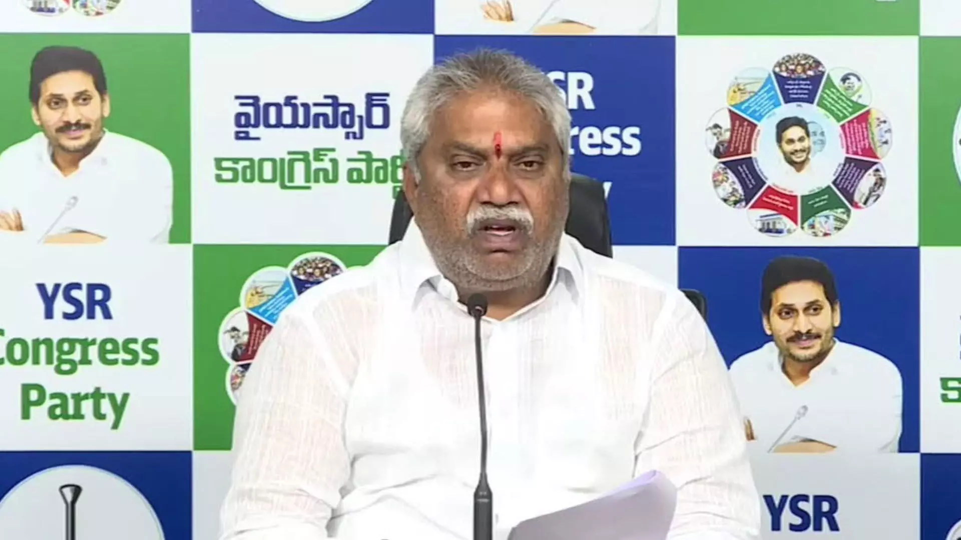 దేవాదాయ భూముల ధారాదత్తం ఆపాలి – మల్లాది విష్ణు దేవాదాయ భూముల ధారాదత్తం ఆపాలి – మల్లాది విష్ణు