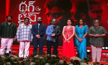 ప్రేక్షకుల రుణం తీర్చుకోవడానికి తీసిన సినిమా... ప్రేక్షకుల రుణం తీర్చుకోవడానికి తీసిన సినిమా...