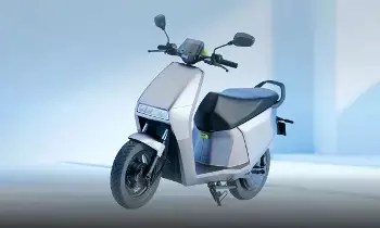Ola Electric : స్మార్ట్ ఫోన్ కంటే తక్కువ ధరకే ఎలక్ట్రిక్ స్కూటర్.. డెలివరీ మాత్రం ఆలస్యం Ola Electric : స్మార్ట్ ఫోన్ కంటే తక్కువ ధరకే ఎలక్ట్రిక్ స్కూటర్.. డెలివరీ మాత్రం ఆలస్యం