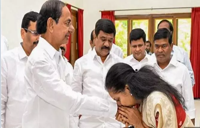 కవిత సొంతపార్టీ వెనుక కేసీఆర్‌?