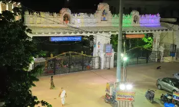 Devotional: రాజన్న గుళ్లో భీమన్న.. వేములవాడ మహిమలు ఇవే! Devotional: రాజన్న గుళ్లో భీమన్న.. వేములవాడ మహిమలు ఇవే!