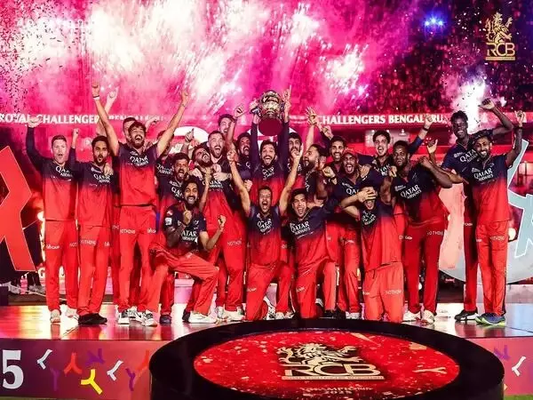 IPL2025:18 ఏళ్ల కల.. ఫస్ట్ టైం ఐపీఎల్ టైటిల్ కొట్టిన ఆర్సీబీ IPL2025:18 ఏళ్ల కల.. ఫస్ట్ టైం ఐపీఎల్ టైటిల్ కొట్టిన ఆర్సీబీ