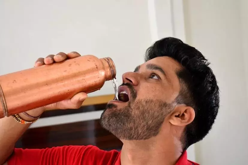 Health:రాగి పాత్రలో నీళ్లు.. ఇన్ని లాభాలా? Health:రాగి పాత్రలో నీళ్లు.. ఇన్ని లాభాలా?