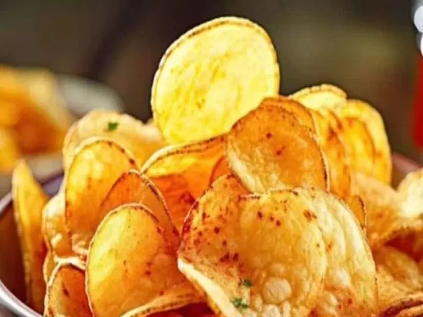 Health: చిప్స్ తినడం వల్ల గుండెపోటు వస్తుందా? Health: చిప్స్ తినడం వల్ల గుండెపోటు వస్తుందా?