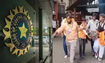 BCCI:తొక్కిసలాటకు కారణం వారే.. బీసీసీఐ సీరియస్? BCCI:తొక్కిసలాటకు కారణం వారే.. బీసీసీఐ సీరియస్?