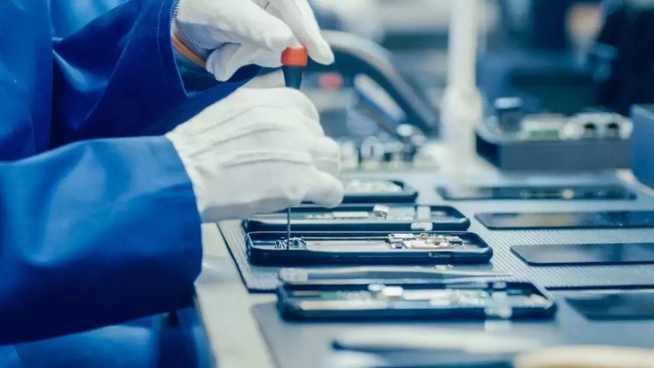 iPhone : ఐఫోన్, మ్యాక్బుక్ రిపేర్ సర్వీస్ వ్యాపారాన్నీ దక్కించుకున్న టాటా కంపెనీ! iPhone : ఐఫోన్, మ్యాక్బుక్ రిపేర్ సర్వీస్ వ్యాపారాన్నీ దక్కించుకున్న టాటా కంపెనీ!