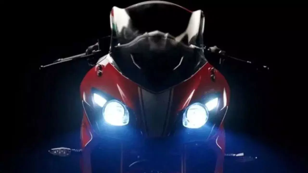 TVS Apache RR 450 : టీవీఎస్ నుండి అపాచీ అల్టిమేట్ మోడల్.. పల్సర్కు గట్టి పోటీ! TVS Apache RR 450 : టీవీఎస్ నుండి అపాచీ అల్టిమేట్ మోడల్.. పల్సర్కు గట్టి పోటీ!