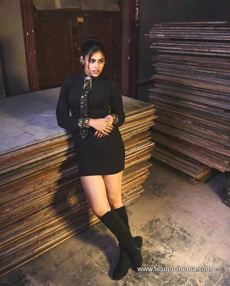 Faria Abdullah:చిట్టి బిజీ బిజీ.. ఫోటోలు వైరల్ Faria Abdullah:చిట్టి బిజీ బిజీ.. ఫోటోలు వైరల్