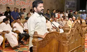 స్కూల్ బీజేపీ, కాలేజీ టీడీపీ, రాహుల్ గాంధీ వద్ద ఉద్యోగం - రేవంత్ ఆసక్తికర వ్యాఖ్యలు స్కూల్ బీజేపీ, కాలేజీ టీడీపీ, రాహుల్ గాంధీ వద్ద ఉద్యోగం - రేవంత్ ఆసక్తికర వ్యాఖ్యలు