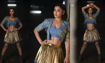 ఆకాంక్ష పురి అందాల సెగలు ఆకాంక్ష పురి అందాల సెగలు