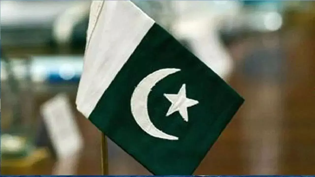 Pakistan Debt : అప్పుల ఊబిలో పాకిస్తాన్.. 9నెలల్లో 76లక్షల కోట్ల భారం.. అయినా పై చేయి నాదే అంటున్న దాయాది దేశం Pakistan Debt : అప్పుల ఊబిలో పాకిస్తాన్.. 9నెలల్లో 76లక్షల కోట్ల భారం.. అయినా పై చేయి నాదే అంటున్న దాయాది దేశం