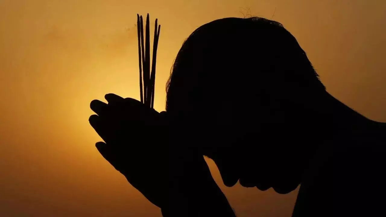 Devotional: భక్తుడికి ఉండవలసిన మూడు ప్రధాన లక్షణాలు ఇవే.. Devotional: భక్తుడికి ఉండవలసిన మూడు ప్రధాన లక్షణాలు ఇవే..