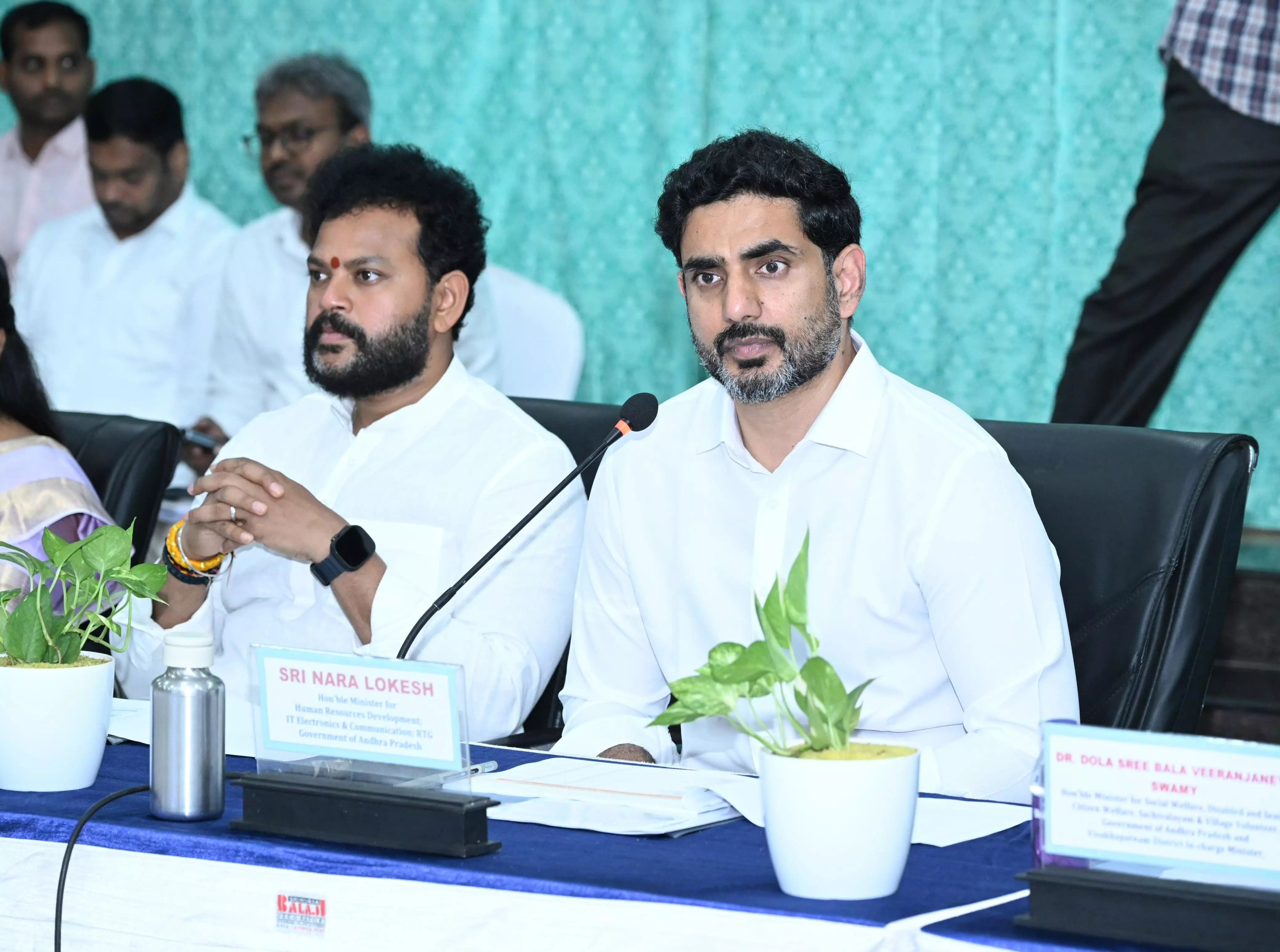 యోగాడే కోసం ప్రపంచమంతా విశాఖవైపు చూస్తోంది! యోగాడే కోసం ప్రపంచమంతా విశాఖవైపు చూస్తోంది!