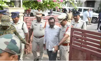 కొమ్మినేని అరెస్టుపై వెల్లువెత్తుతున్న ఆగ్రహం కొమ్మినేని అరెస్టుపై వెల్లువెత్తుతున్న ఆగ్రహం