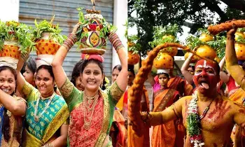బోనాల ఏర్పాట్లు మొదలు పెట్టిన ప్రభుత్వం బోనాల ఏర్పాట్లు మొదలు పెట్టిన ప్రభుత్వం