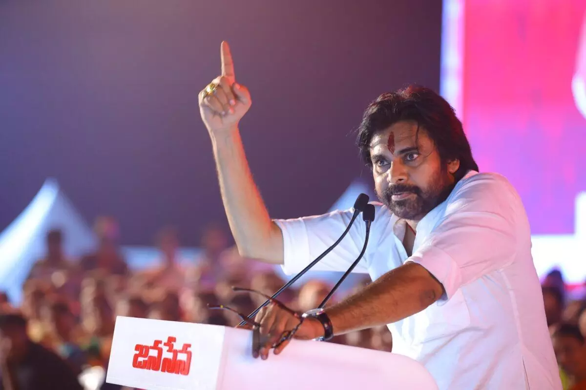 జనసేన ఎమ్మెల్యేలపై అవినీతి ఆరోపణలు జనసేన ఎమ్మెల్యేలపై అవినీతి ఆరోపణలు