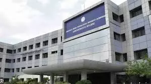ఆ కోర్సు ఎత్తేస్తున్నాం... ఆ కోర్సు ఎత్తేస్తున్నాం...