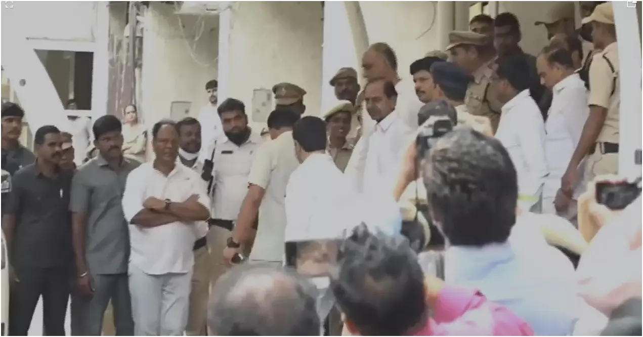 అలా వెళ్లారు.. ఇలా వచ్చారు - కమిషన్ ముందుకు కేసీఆర్ అలా వెళ్లారు.. ఇలా వచ్చారు - కమిషన్ ముందుకు కేసీఆర్