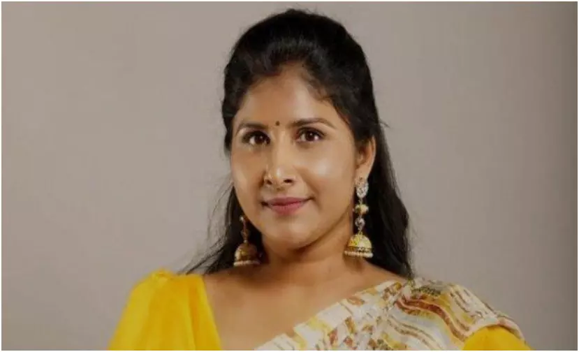 సింగర్ మంగ్లీ బర్త్ డే పార్టీలో గంజాయి సింగర్ మంగ్లీ బర్త్ డే పార్టీలో గంజాయి