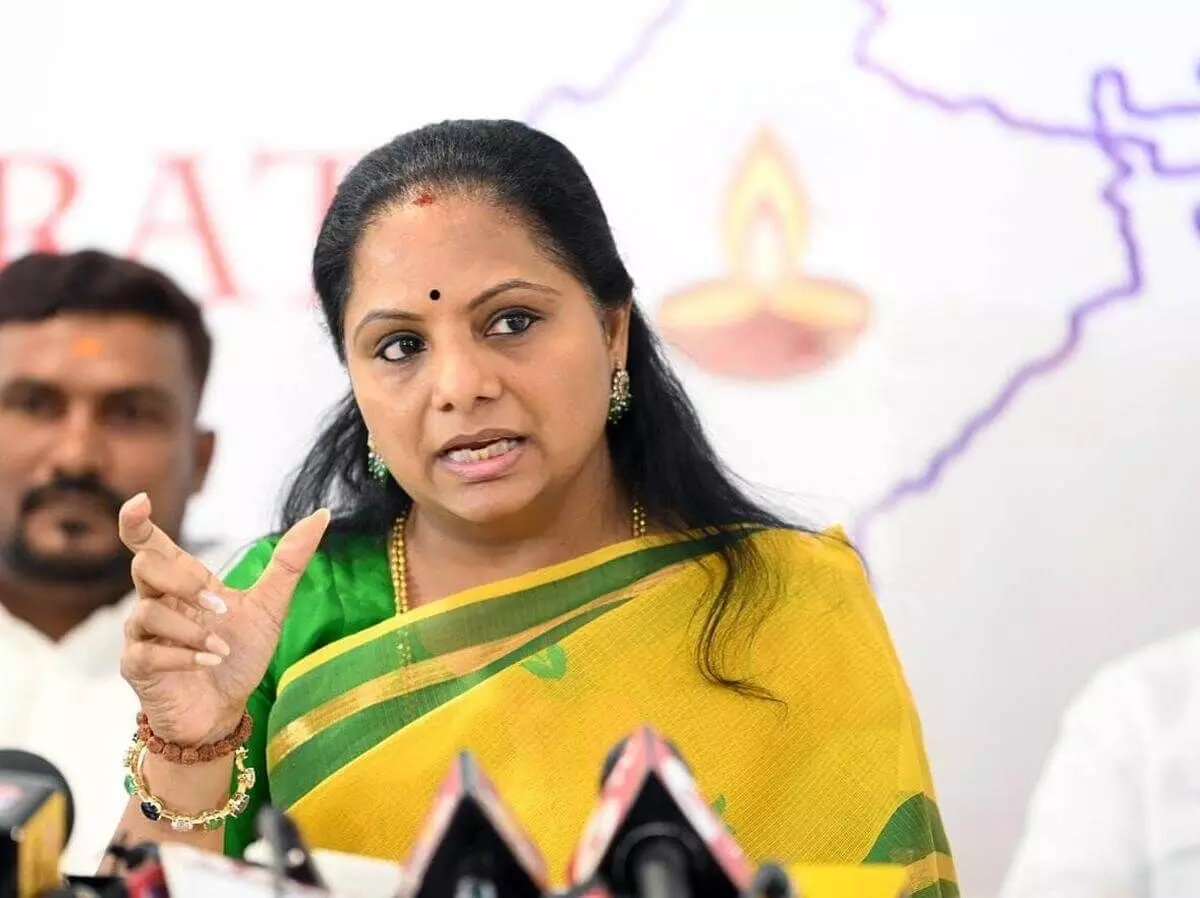 కవితకు దూరమవుతున్న బీఆర్ఎస్ యంత్రాంగం కవితకు దూరమవుతున్న బీఆర్ఎస్ యంత్రాంగం