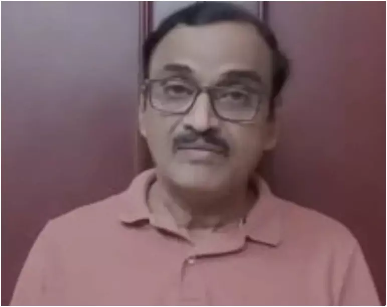 అమరావతి మహిళలపై వ్యాఖ్యలు: వీవీఆర్ కృష్ణంరాజుకు జ్యుడీషియల్ కస్టడీ అమరావతి మహిళలపై వ్యాఖ్యలు: వీవీఆర్ కృష్ణంరాజుకు జ్యుడీషియల్ కస్టడీ