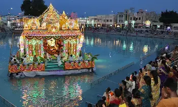 వైభవంగా తిరుచానూరు శ్రీ పద్మావతీ అమ్మవారి తెప్పోత్సవాలు వైభవంగా తిరుచానూరు శ్రీ పద్మావతీ అమ్మవారి తెప్పోత్సవాలు