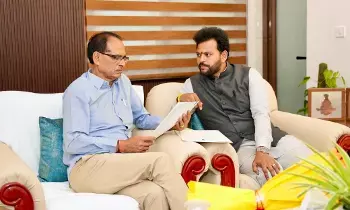 కేంద్ర మంత్రి శివరాజ్ సింగ్ చౌహాన్ తో రామ్మోహన్ నాయుడు భేటీ కేంద్ర మంత్రి శివరాజ్ సింగ్ చౌహాన్ తో రామ్మోహన్ నాయుడు భేటీ