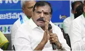 తల్లికి వందనం కాదు.. తల్లికి వంచన తల్లికి వందనం కాదు.. తల్లికి వంచన
