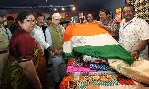 Pochampally: పోచంపల్లి సందర్శించిన గవర్నర్ జిష్ణు దేవ్ వర్మ Pochampally: పోచంపల్లి సందర్శించిన గవర్నర్ జిష్ణు దేవ్ వర్మ