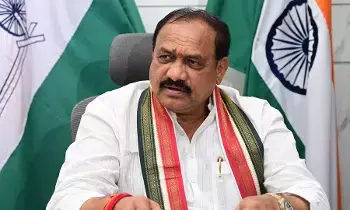 మంత్రుల ప్రకటనలపై పీసీసీ చీఫ్ ఆగ్రహం మంత్రుల ప్రకటనలపై పీసీసీ చీఫ్ ఆగ్రహం
