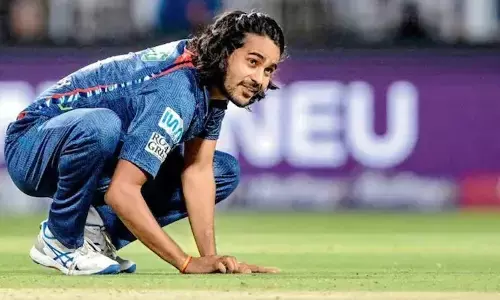 Digvesh Rathi: వీడు మామూలోడు కాదు.. 5 బంతుల్లో 5 వికెట్లు