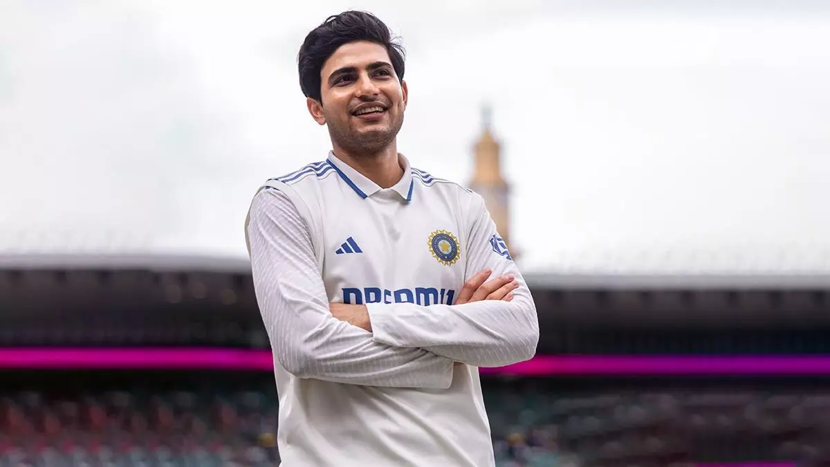 Gill: డ్యుయల్ రోల్ గిల్ హిట్టవుతాడా? Gill: డ్యుయల్ రోల్ గిల్ హిట్టవుతాడా?