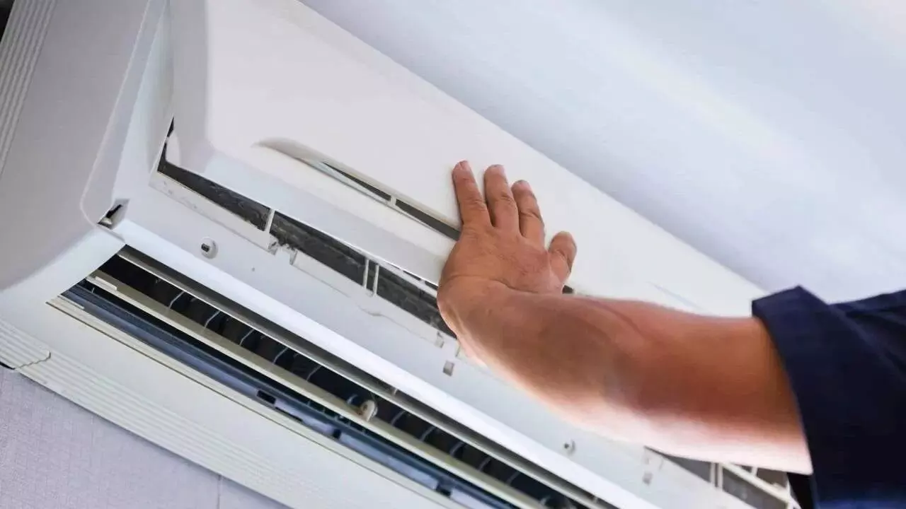 New AC Rules : విద్యుత్ ఆదాకు కేంద్ర ప్రభుత్వం కీలక నిర్ణయం.. ఏసీ 20డిగ్రీల కంటే తక్కువ పెట్టొద్దు New AC Rules : విద్యుత్ ఆదాకు కేంద్ర ప్రభుత్వం కీలక నిర్ణయం.. ఏసీ 20డిగ్రీల కంటే తక్కువ పెట్టొద్దు