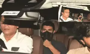 పాపరాజీల కెమెరా కు చిక్కిన రష్మిక.. విజయ్ దేవరకొండ పాపరాజీల కెమెరా కు చిక్కిన రష్మిక.. విజయ్ దేవరకొండ