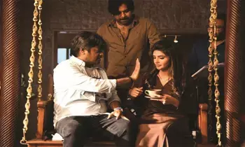 పవన్.. శ్రీలీల మీద సీన్స్ పవన్.. శ్రీలీల మీద సీన్స్