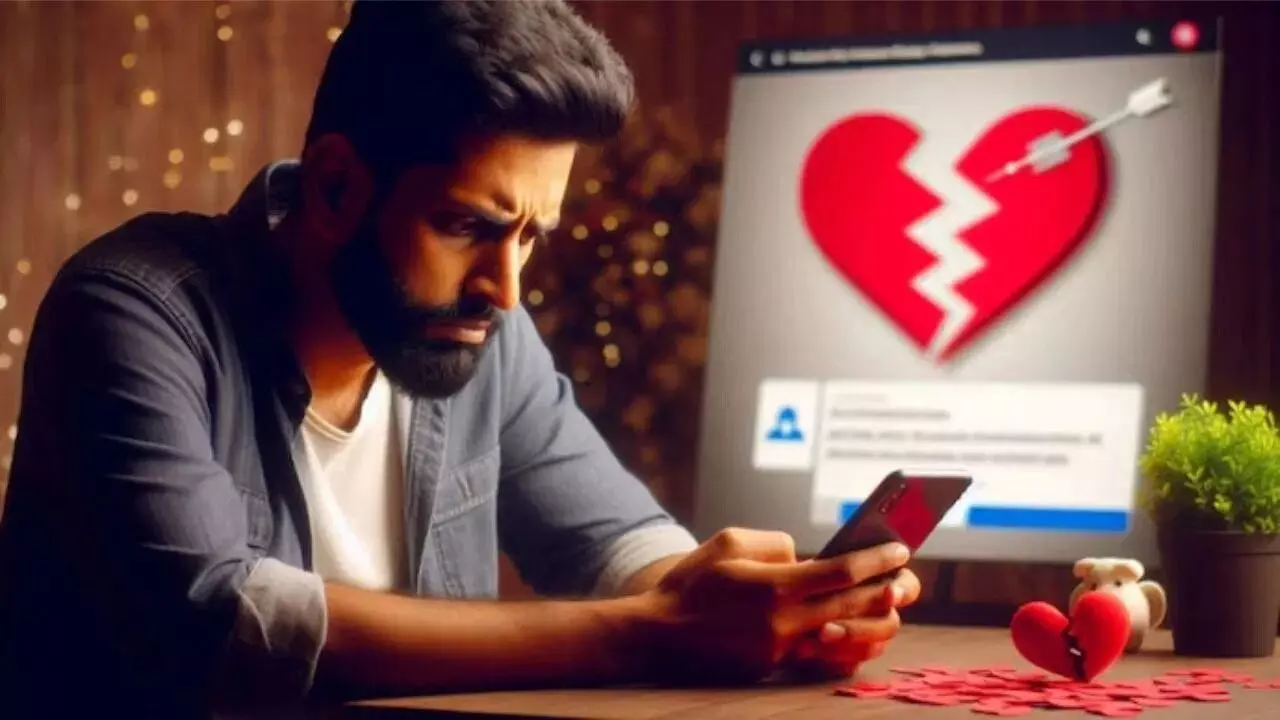 Dating App Scam : మార్కెట్లోకి కొత్త స్కామ్.. ప్రేమ పేరుతో కుర్రాళ్ల జేబుకు కన్నం! Dating App Scam : మార్కెట్లోకి కొత్త స్కామ్.. ప్రేమ పేరుతో కుర్రాళ్ల జేబుకు కన్నం!