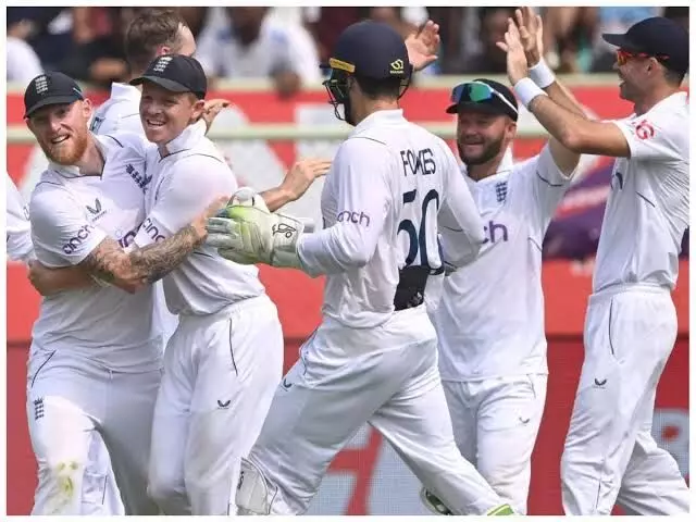 Englands Final Squad: భారత్ తో తొలి టెస్టు. ఇంగ్లాండ్ తుది జట్టు ఇదే! Englands Final Squad: భారత్ తో తొలి టెస్టు. ఇంగ్లాండ్ తుది జట్టు ఇదే!