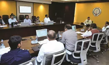 పన్నుల విషయంలో అవగాహన కల్పించండి.. వేధింపులు వద్దు పన్నుల విషయంలో అవగాహన కల్పించండి.. వేధింపులు వద్దు