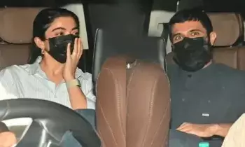 Vijay & Rashmika: విజయ్, రష్మిక ఒకే కారులో.. ఫోటో నెట్టింట్లో వైరల్ Vijay & Rashmika: విజయ్, రష్మిక ఒకే కారులో.. ఫోటో నెట్టింట్లో వైరల్